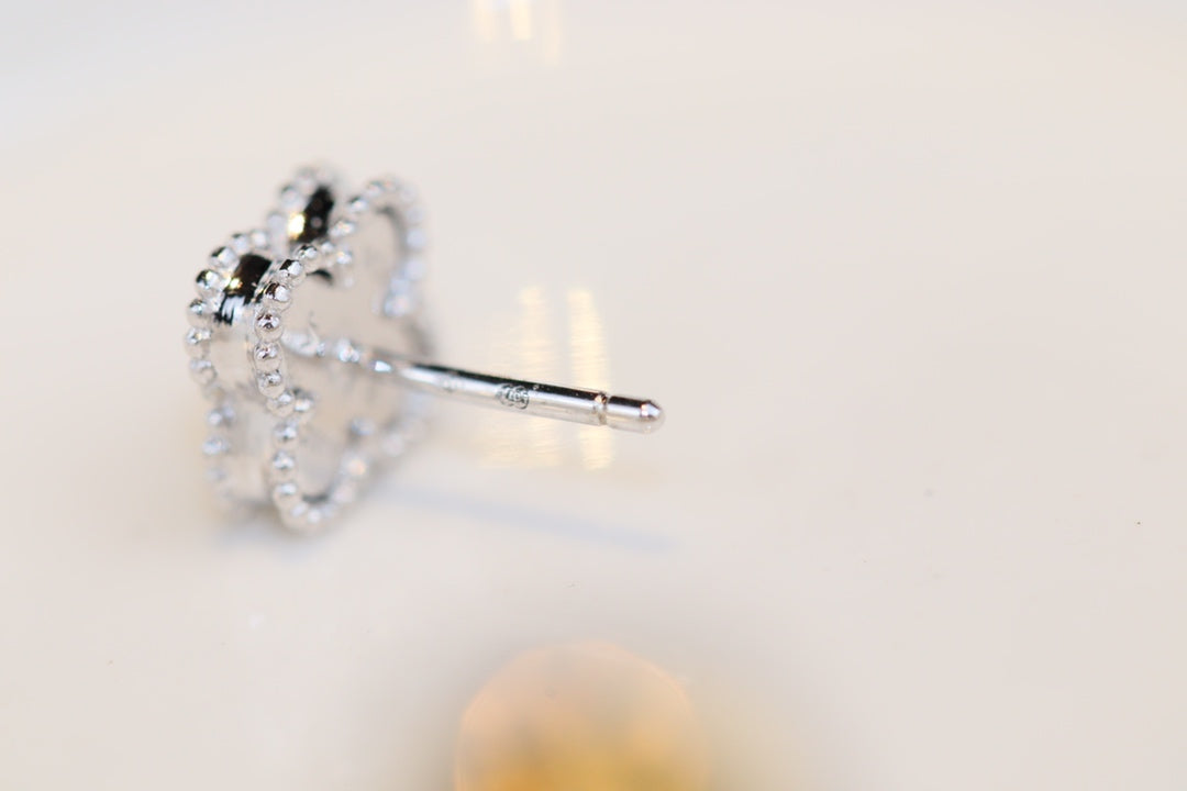 [moco jewellerys]クローバー ミニ ターコイズ シルバー スタッドピアス