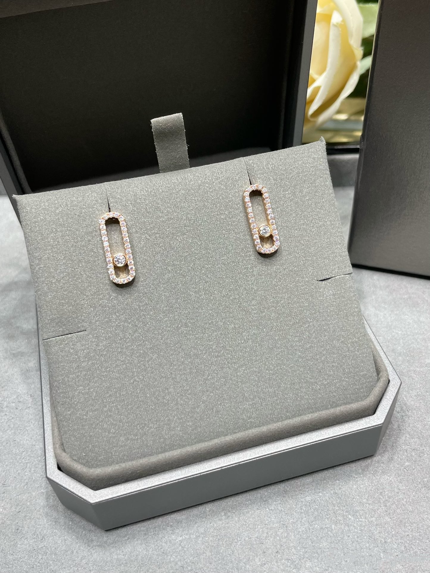 [moco jewelrys]MOVE UNO STUD DIAMOND PAVED EARRINGS