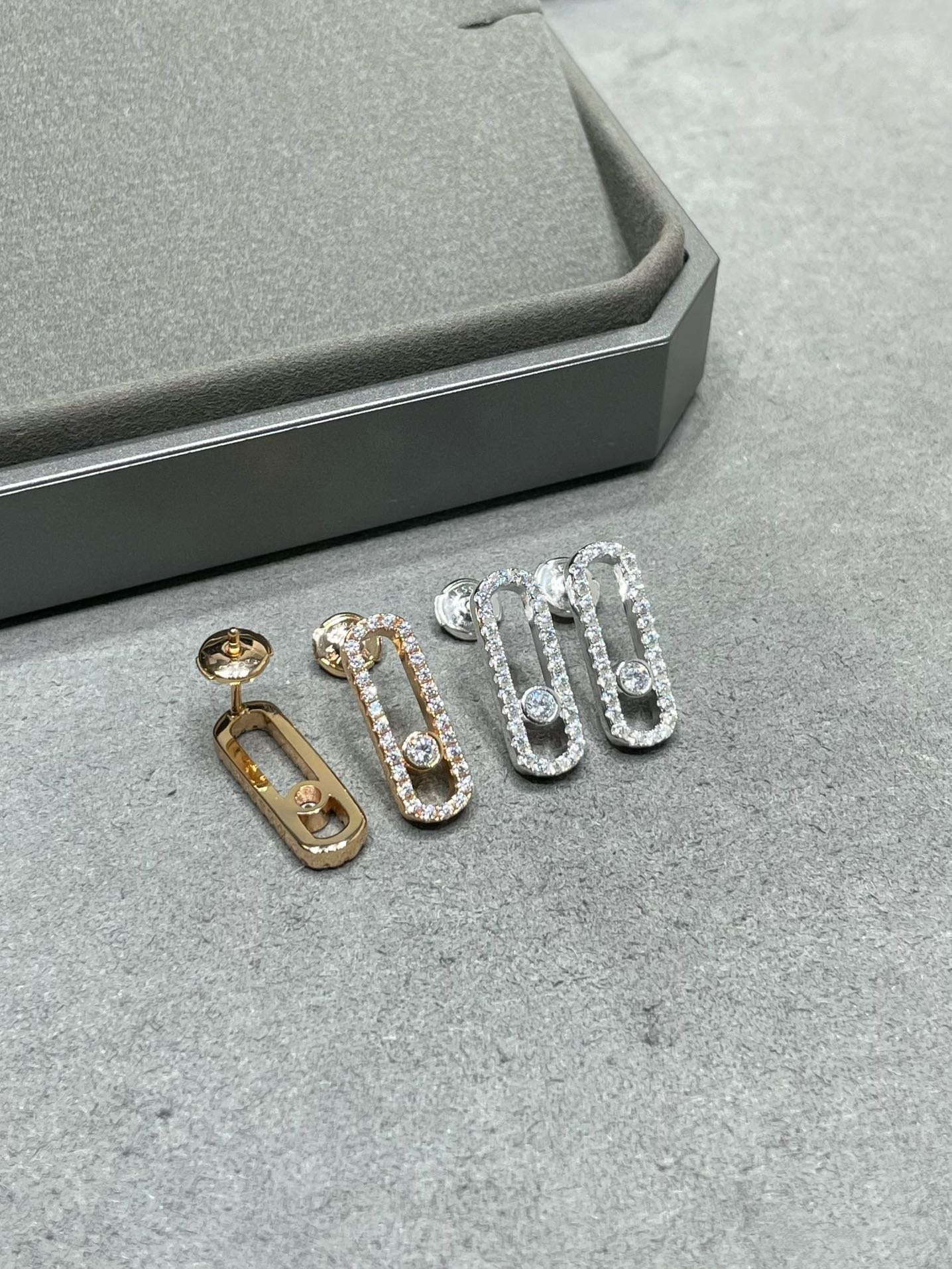 [moco jewelrys]MOVE UNO STUD DIAMOND PAVED EARRINGS