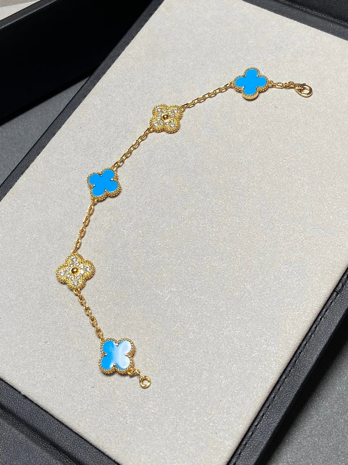 [Moco jewelrys] CLOVER 5 MOTIF BLUE AGATE BRACELET COLLECTION