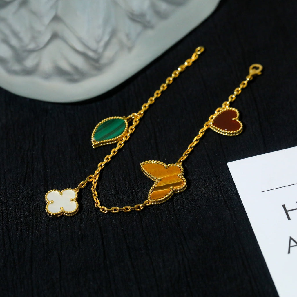 ??Loco?¡¥LUCKY SPRING 5 MOTIF GOLD BRACELET
