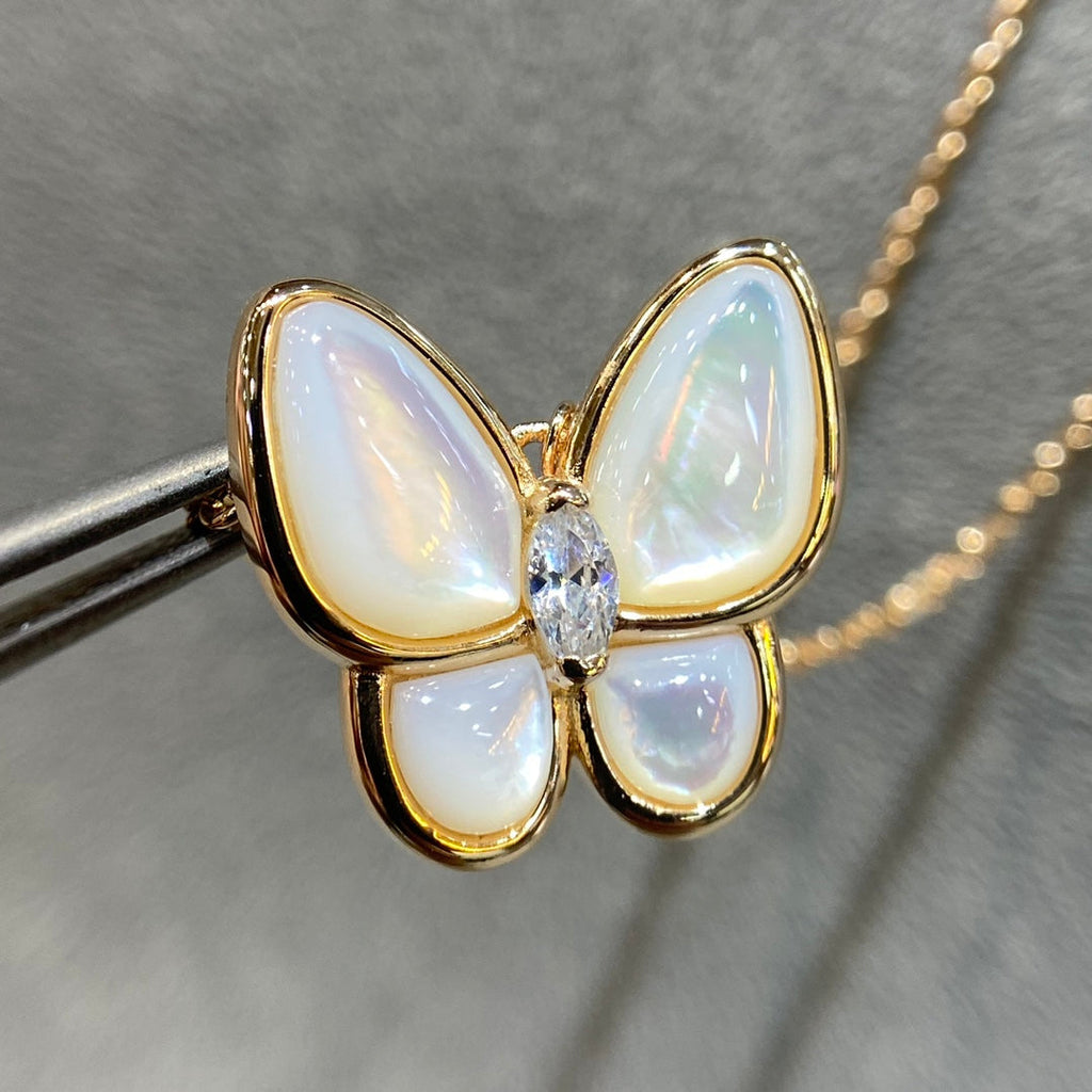 ??Loco?¡¥BUTTERFLY MOP DIAMOND NECKLACE