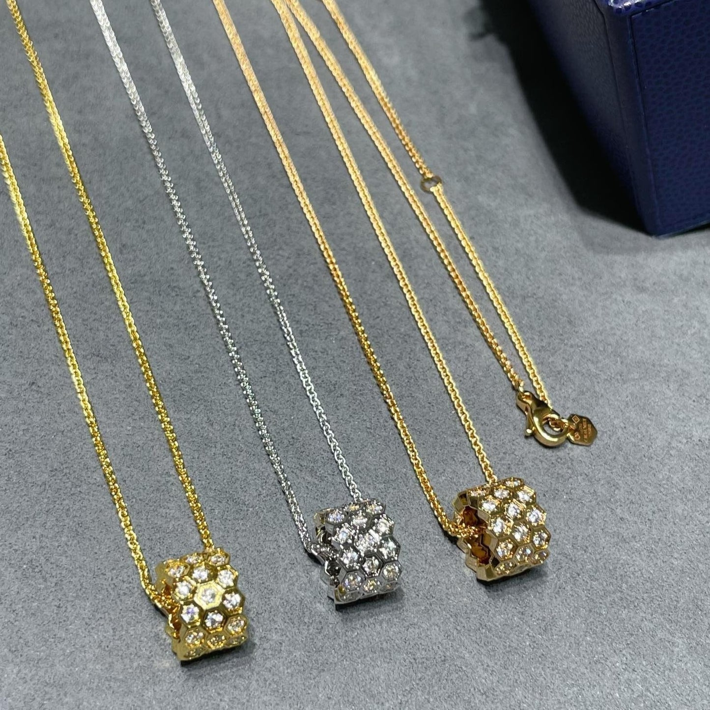 [moco jewelrys]BEE LOVE DIAMOND PAVED 3 ROW NECKLACE 