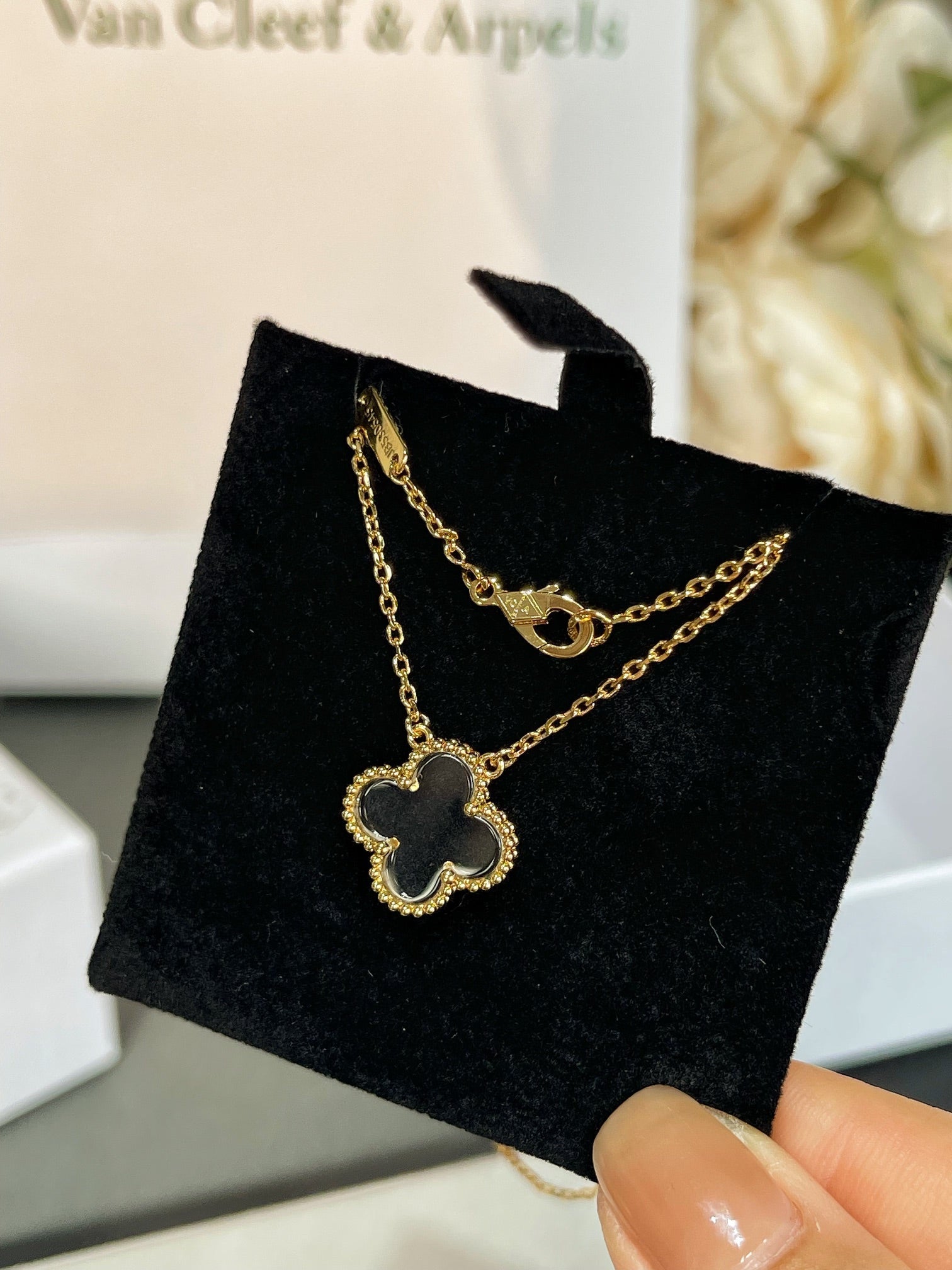 ??Loco?¡¥CLOVER ROCK CRYSTAL ROSE GOLD NECKLACE