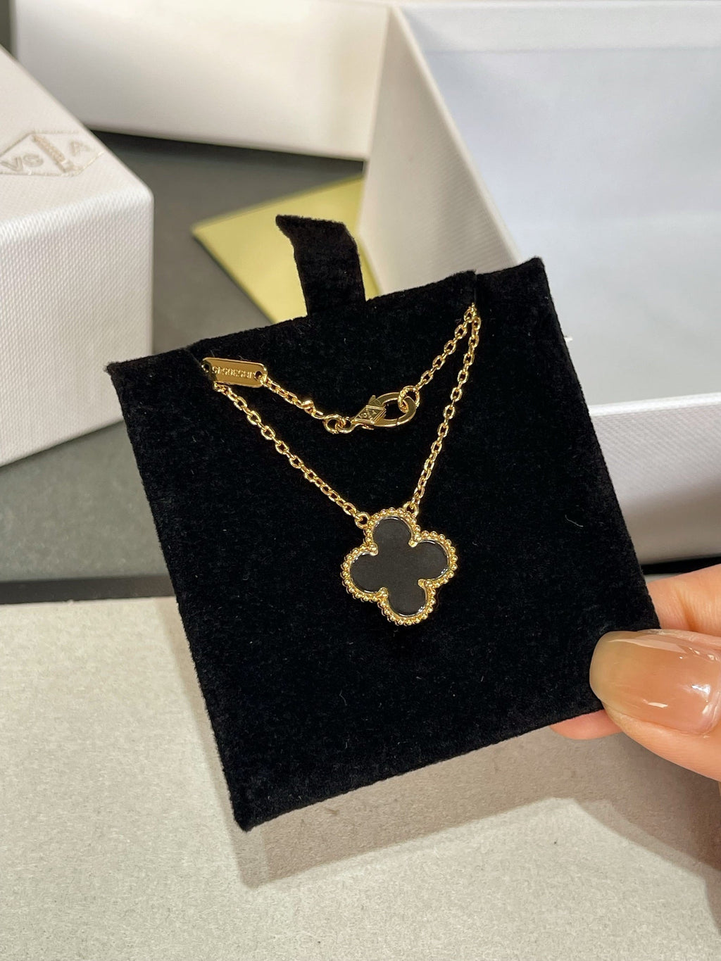 ??Loco?¡¥CLOVER ROCK CRYSTAL ROSE GOLD NECKLACE