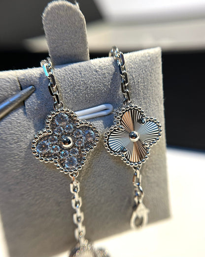 [Moco jewelrys] CLOVER 5 MOTIF LASER BRACELET COLLECTION