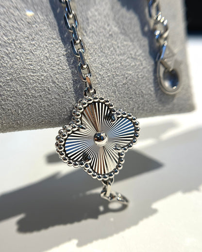 [Moco jewelrys] CLOVER 5 MOTIF LASER BRACELET COLLECTION