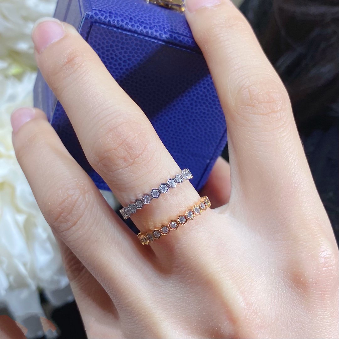 ??Loco?¡¥BEE LOVE DIAMOND PAVED SMALL RING