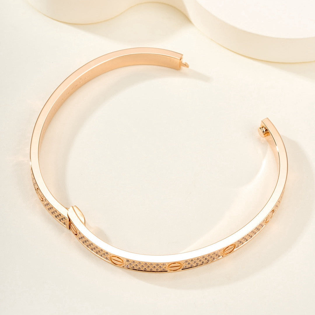 ??Loco?¡¥LOVE BRACELET 4.8MM DIAMOND-PAVED