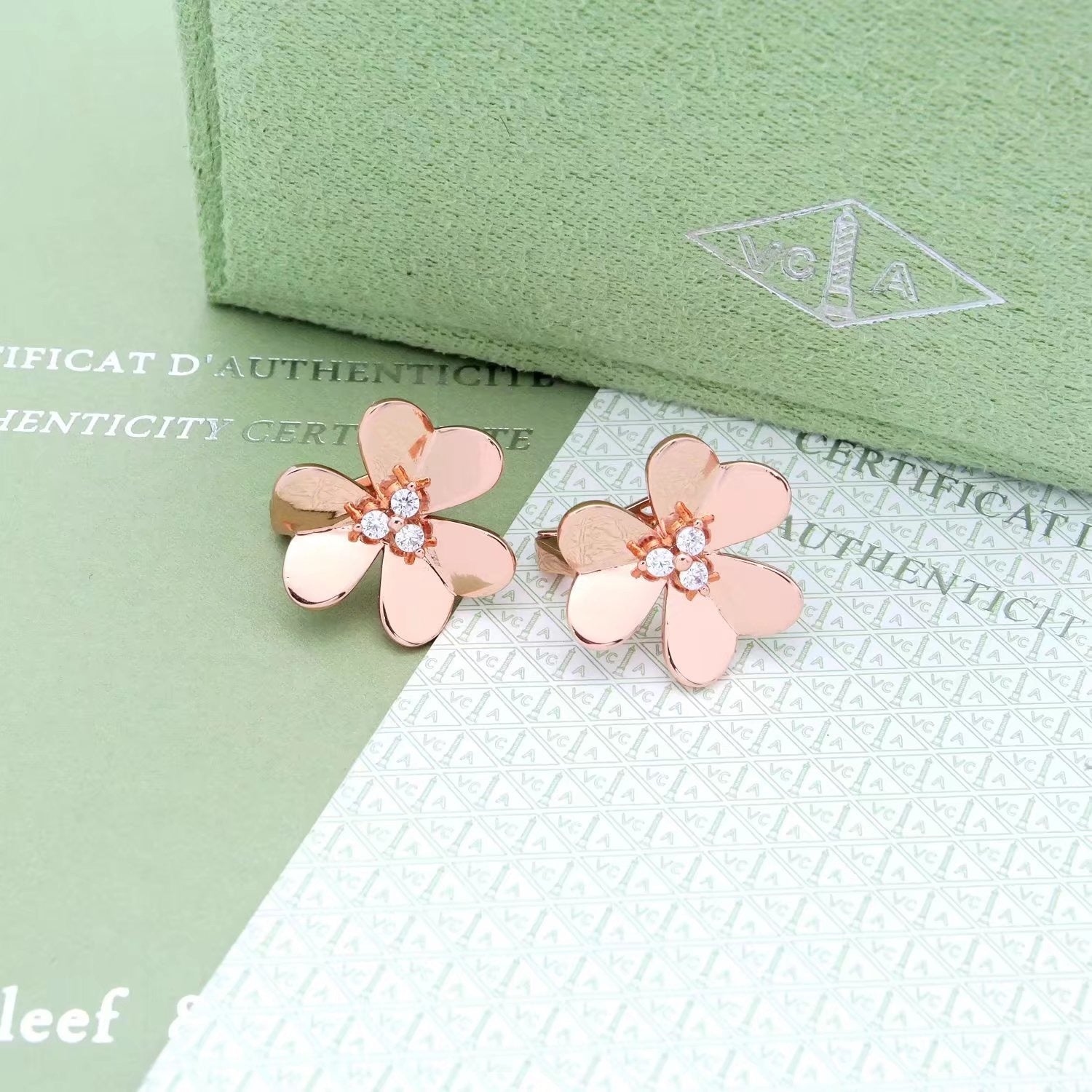 ??Loco?¡¥FRIVOLE EARRINGS- LARGE MODEL