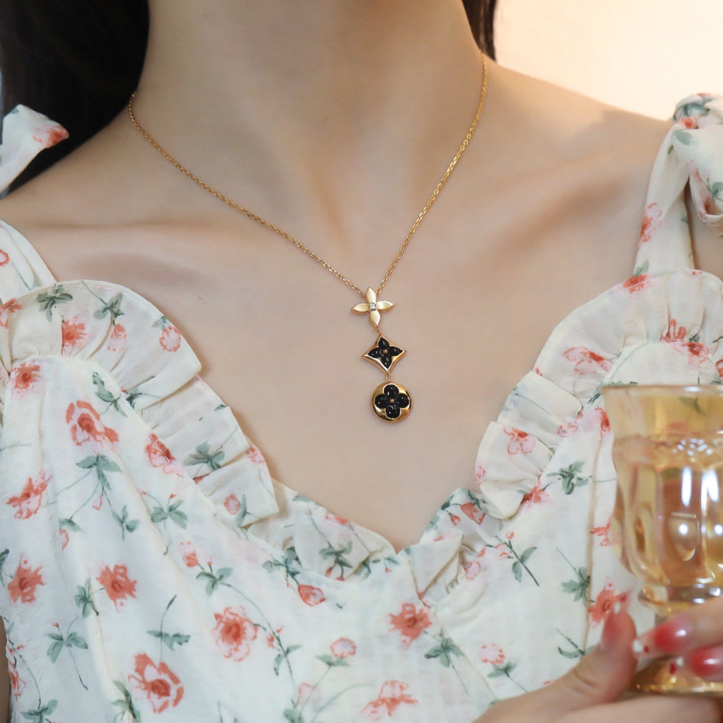 ??Loco?¡¥STAR AND SUN ONYX PINK GOLD NECKLACE