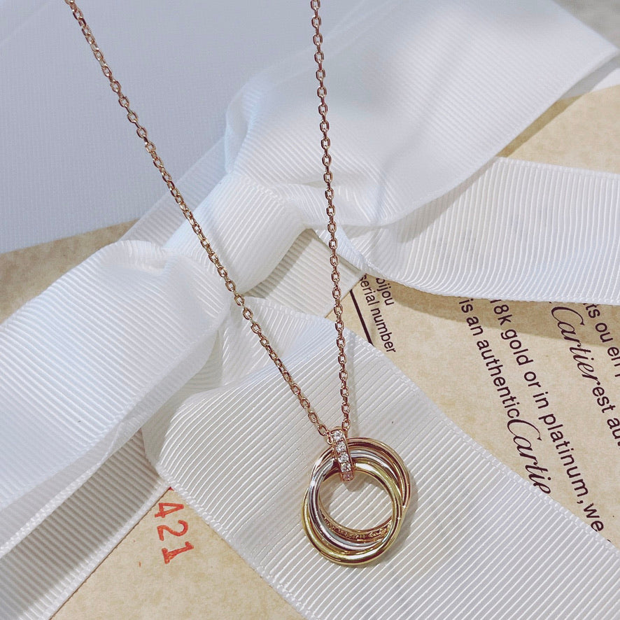 ??Loco?¡¥TRINITY NECKLACE GOLD  DIAMONDS