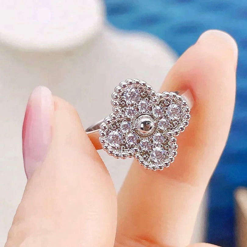 ??Loco?¡¥CLOVER DIAMOND RING