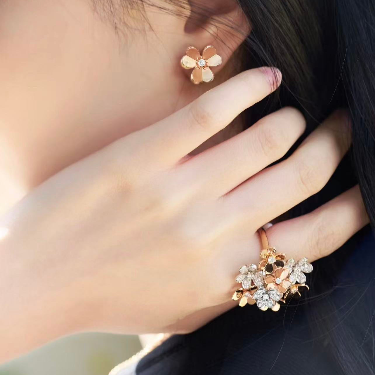 ??Loco?¡¥FRIVOLE MINI FLOWER EARRINGS