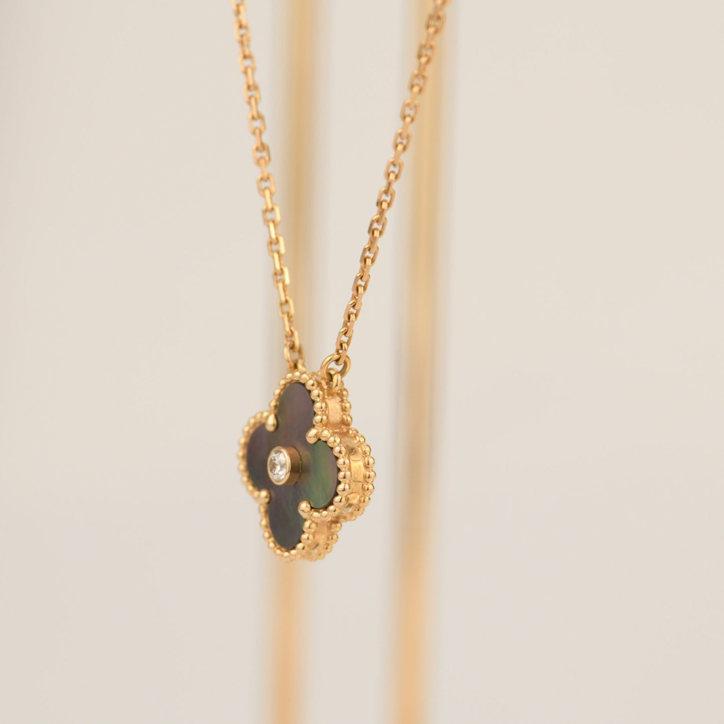 [moco jewelrys]CLOVER 15MM DIAMANT- UND PERLMUTT-HALSKETTE