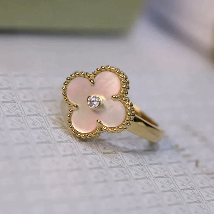 ??Loco?¡¥CLOVER PINK MOP RING GOLD DIAMOND