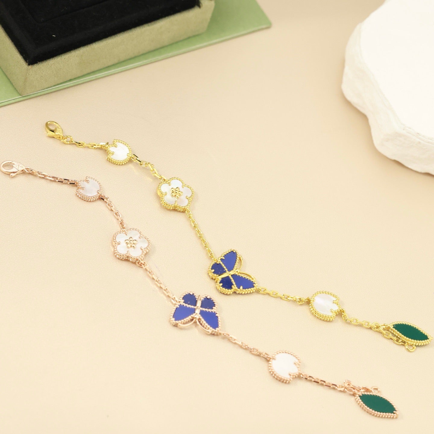 [moco jewelrys JURI]LUCKY SPRING BUTTERFLY 5 MOTIF BRACELET