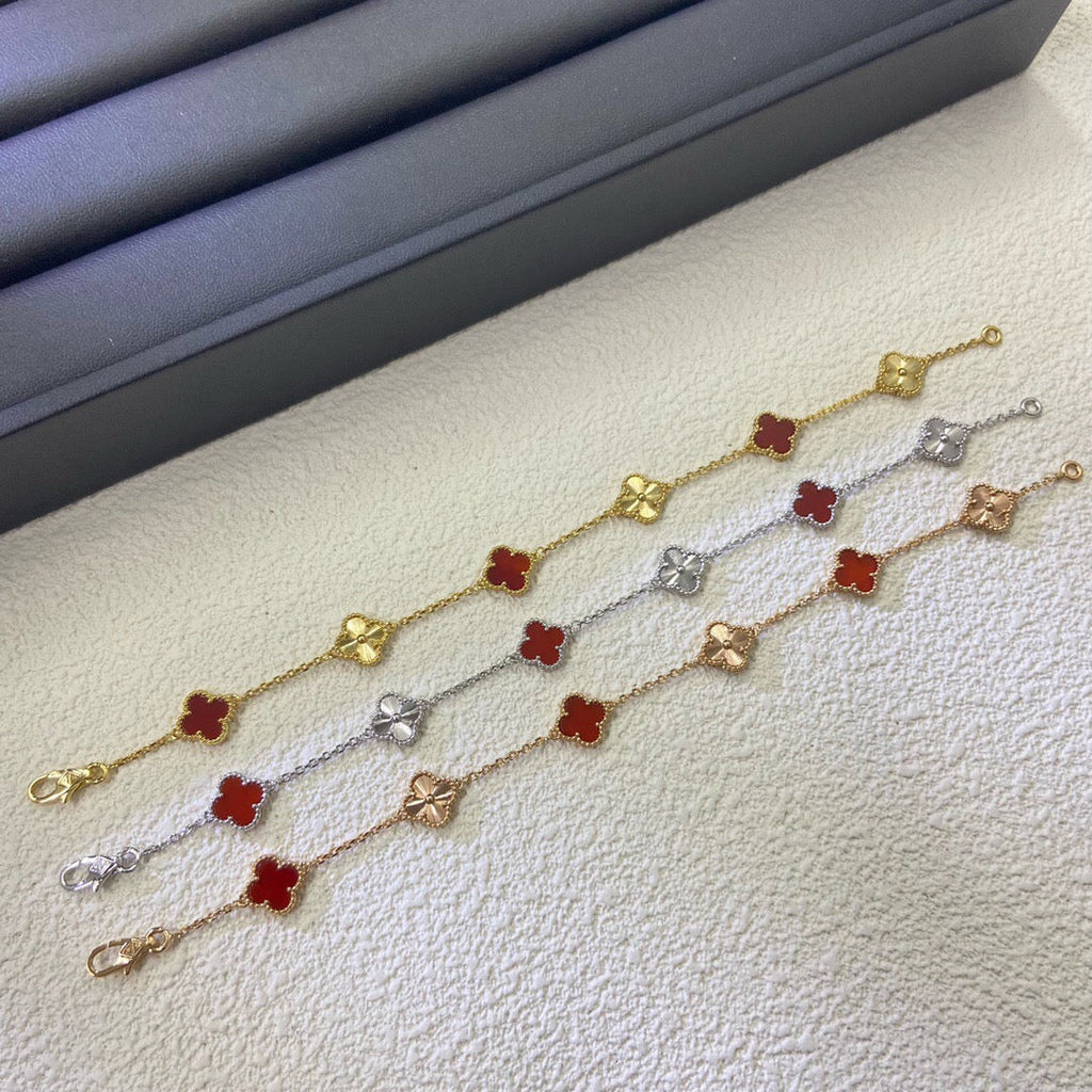 [??Loco?¡¥]CLOVER 6 MOTIF RED AGATE LASER BRACELET