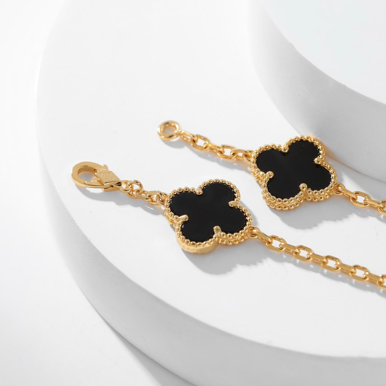 ??Loco?¡¥CLOVER 10 MOTIFS ONYX NECKLACE