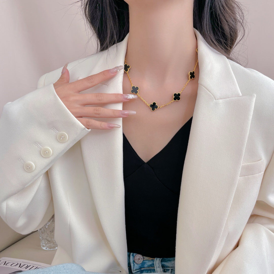 ??Loco?¡¥CLOVER 10 MOTIFS ONYX NECKLACE