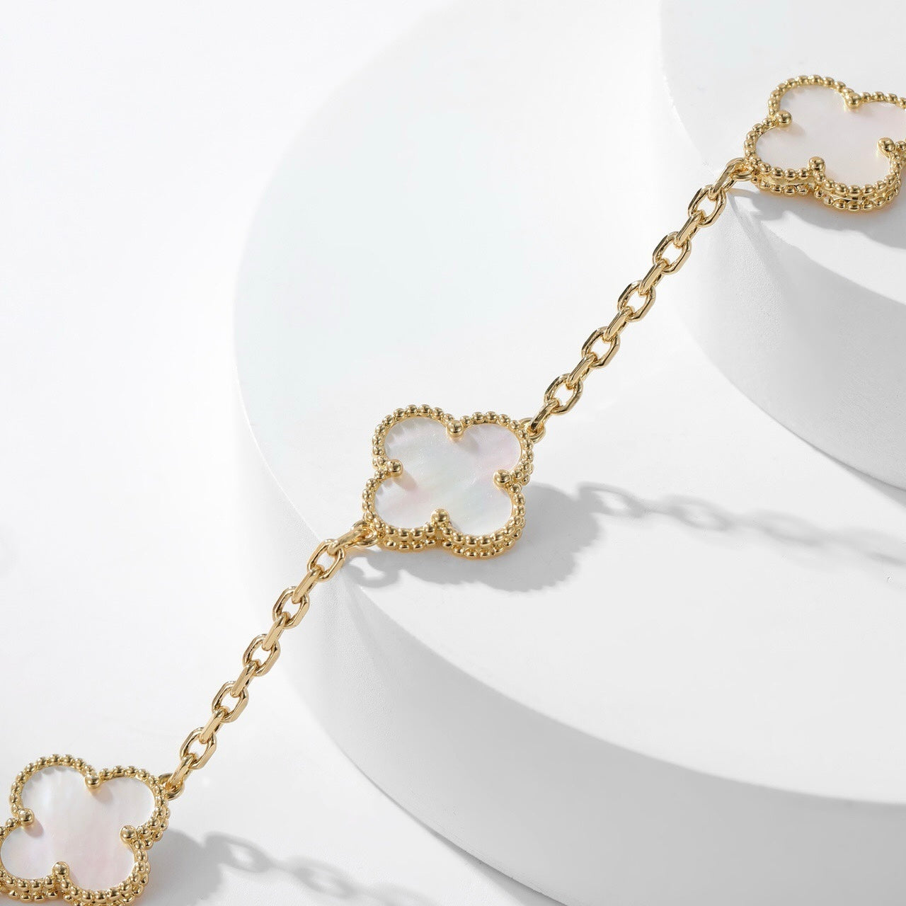 ??Loco?¡¥CLOVER 10 MOTIFS WHITE MOTHER OF PEARL NECKLACE