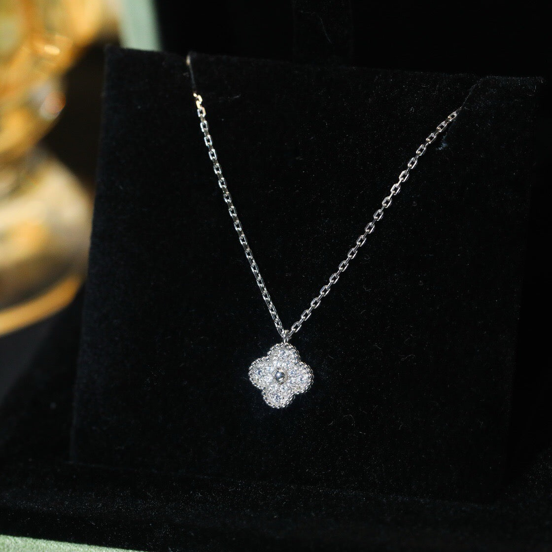 ??Loco?¡¥CLOVER MINI 9.5MM PENDANT DIAMOND NECKLACE