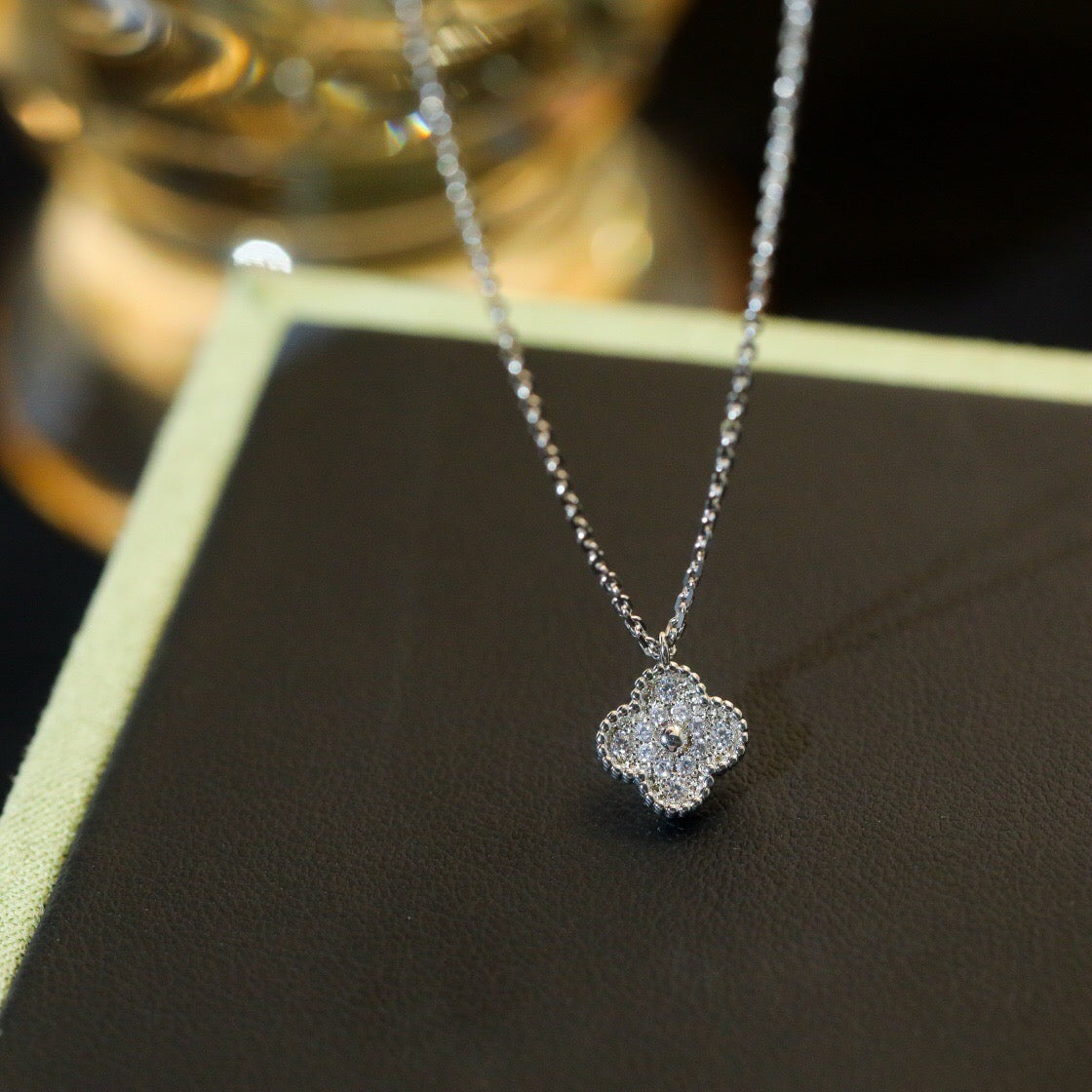 ??Loco?¡¥CLOVER MINI 9.5MM PENDANT DIAMOND NECKLACE