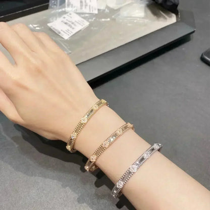 [moco jewelrys] Kleeblatt-Armband mit 4 mm Diamanten