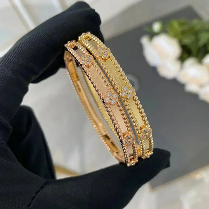 [moco jewelrys] Kleeblatt-Armband mit 4 mm Diamanten