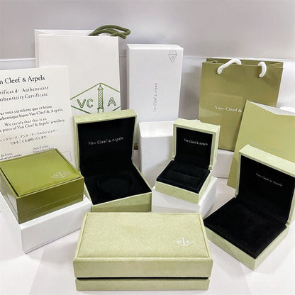 VA Kleeblatt Armband Halskette Ring Schachtel Geschenktasche