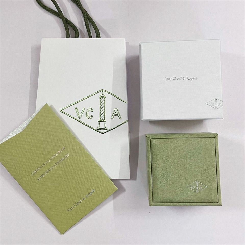 VA Kleeblatt Armband Halskette Ring Schachtel Geschenktasche