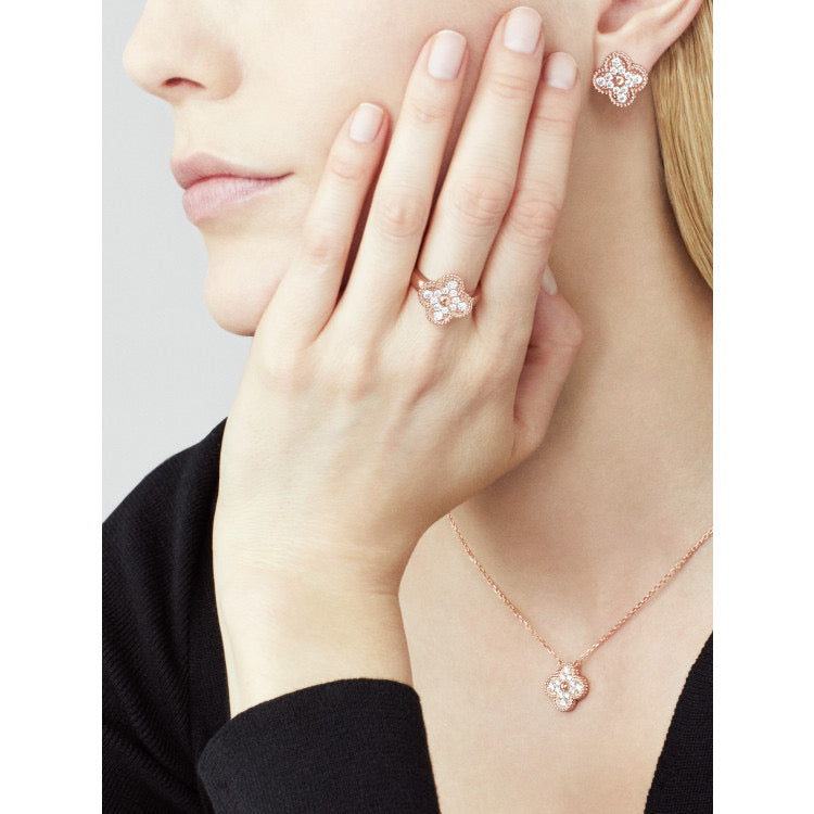 ??Loco?¡¥CLOVER 15MM DIAMOND SINGLE FLOWER NECKLACE