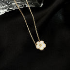 ??Loco?¡¥LUCKY  WHITE MOP  PLUM BLOSSOM NECKLACE