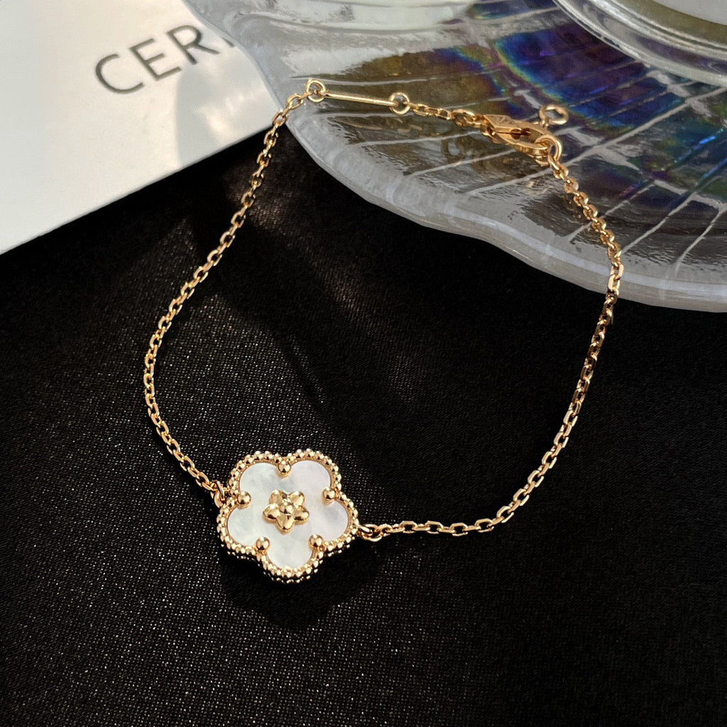 ??Loco?¡¥LUCKY WHITE MOP PLUM BLOSSOM  BRACELET