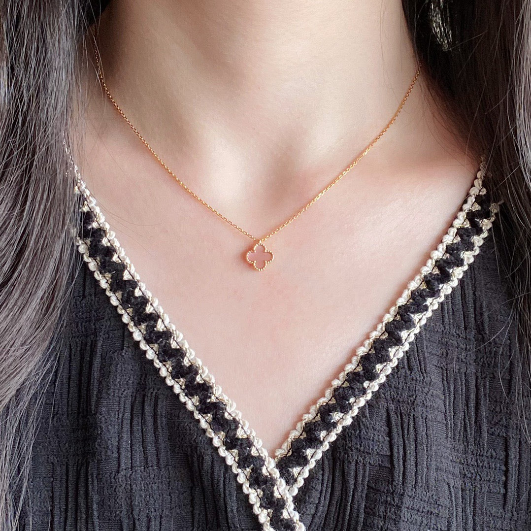 ??Loco?¡¥CLOVER 15MM PINK MOTHER-OF-PEARL SINGLE FLOWER NECKLACE