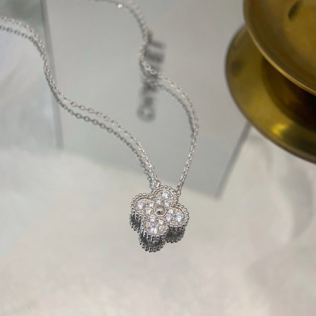 ??Loco?¡¥CLOVER 15MM DIAMOND SINGLE FLOWER NECKLACE