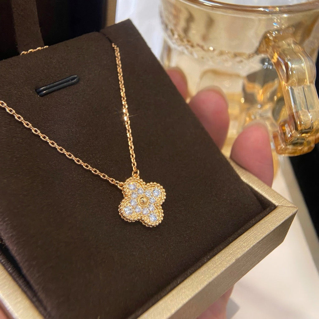 ??Loco?¡¥CLOVER 15MM DIAMOND SINGLE FLOWER NECKLACE