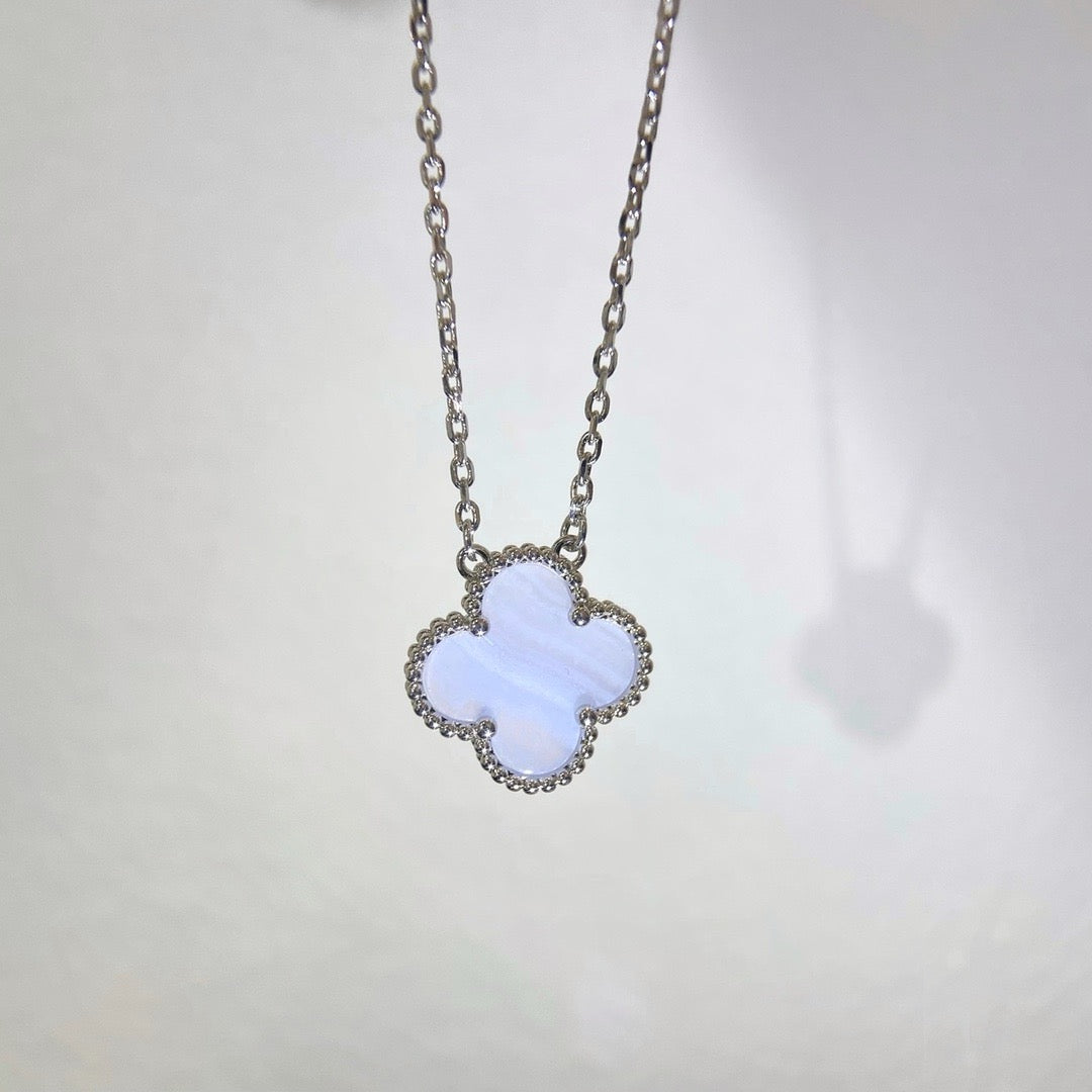 ??Loco?¡¥CLOVER 15MM BLUE CHALCEDONY NECKLACE SILVER