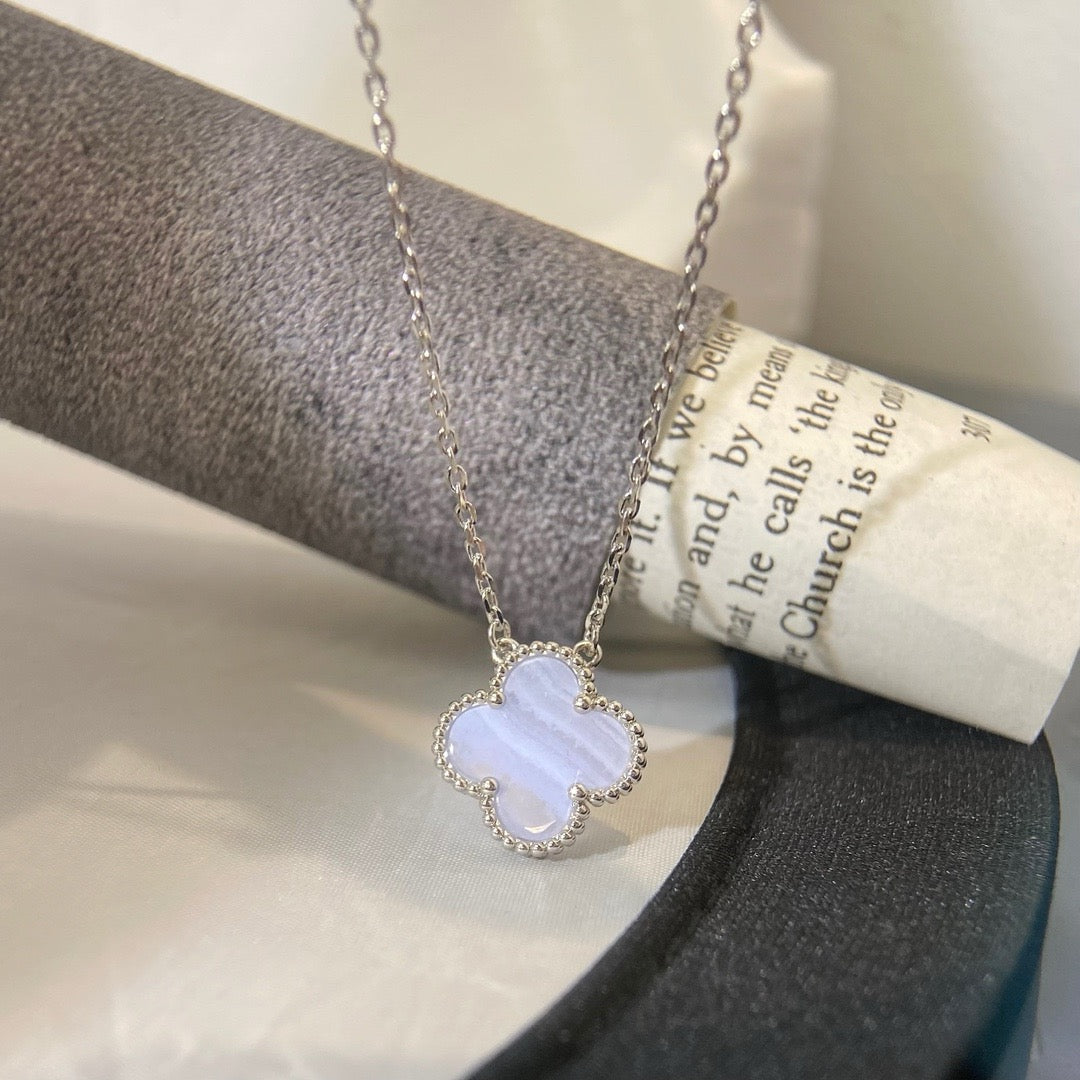 ??Loco?¡¥CLOVER 15MM BLUE CHALCEDONY NECKLACE SILVER