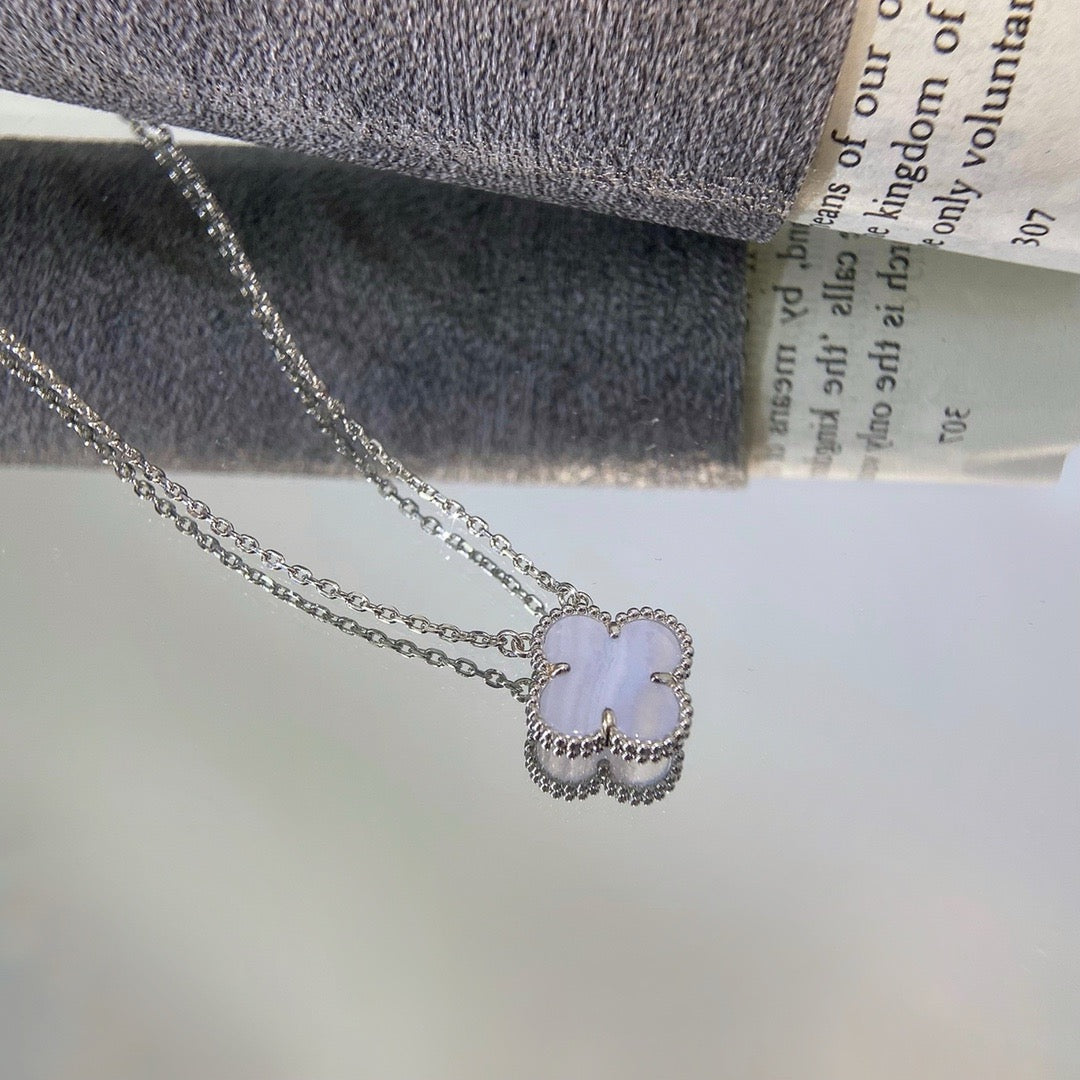 ??Loco?¡¥CLOVER 15MM BLUE CHALCEDONY NECKLACE SILVER