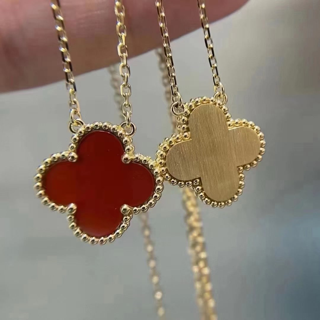 ??Loco?¡¥CLOVER 15MM CARNELIAN SINGLE FLOWER NECKLACE