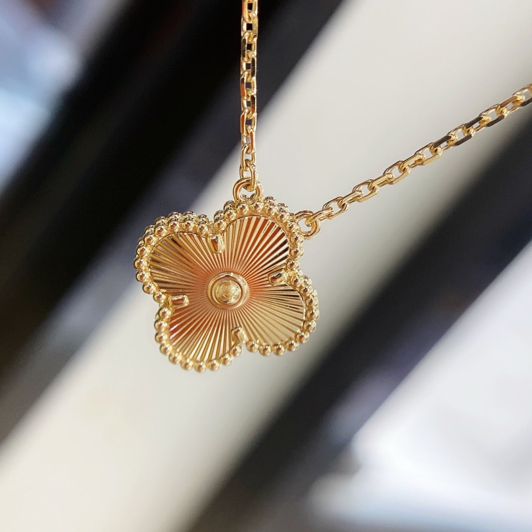 ??Loco?¡¥CLOVER 15MM LASER NECKLACE