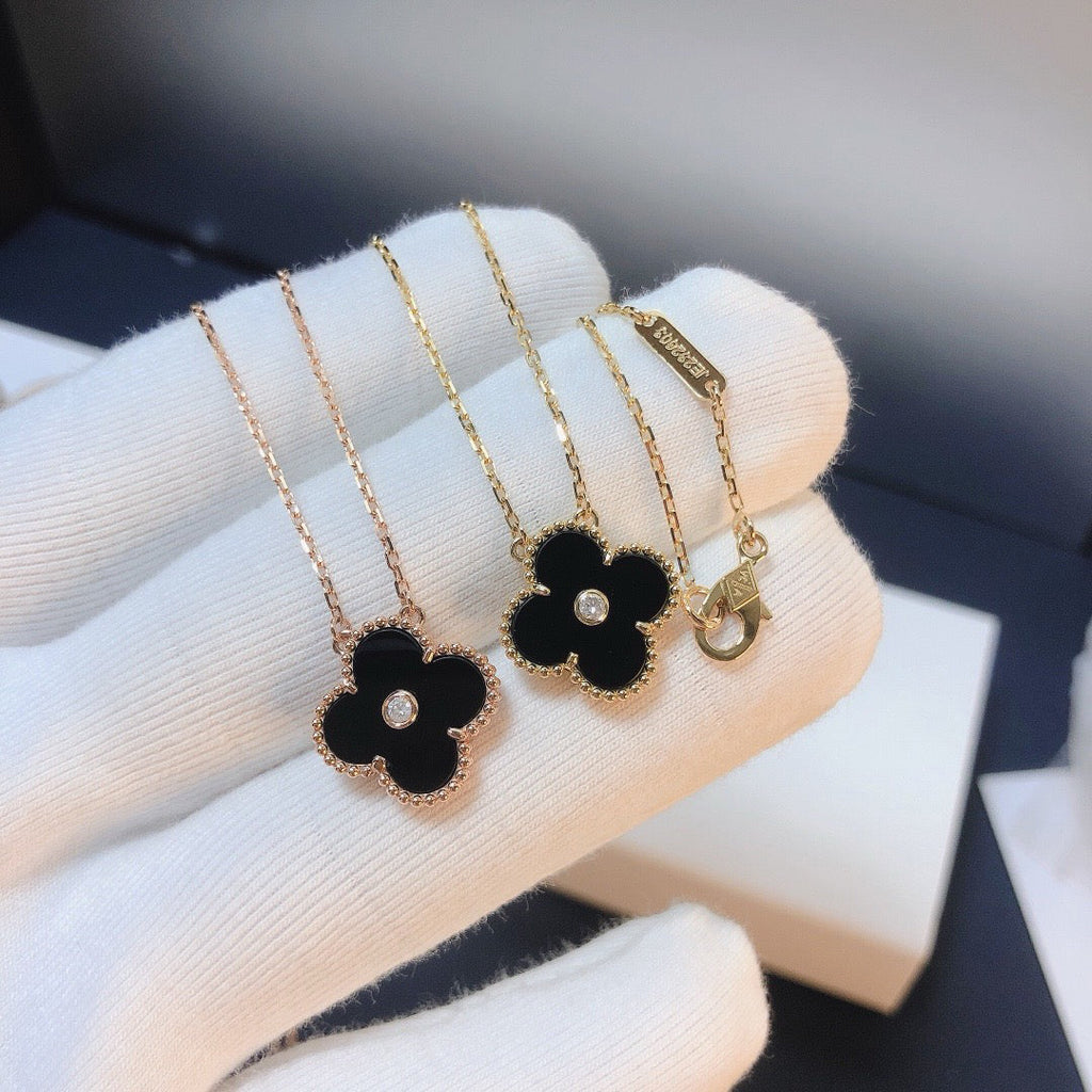 ??Loco?¡¥CLOVER 15MM DIAMOND ONYX NECKLACE