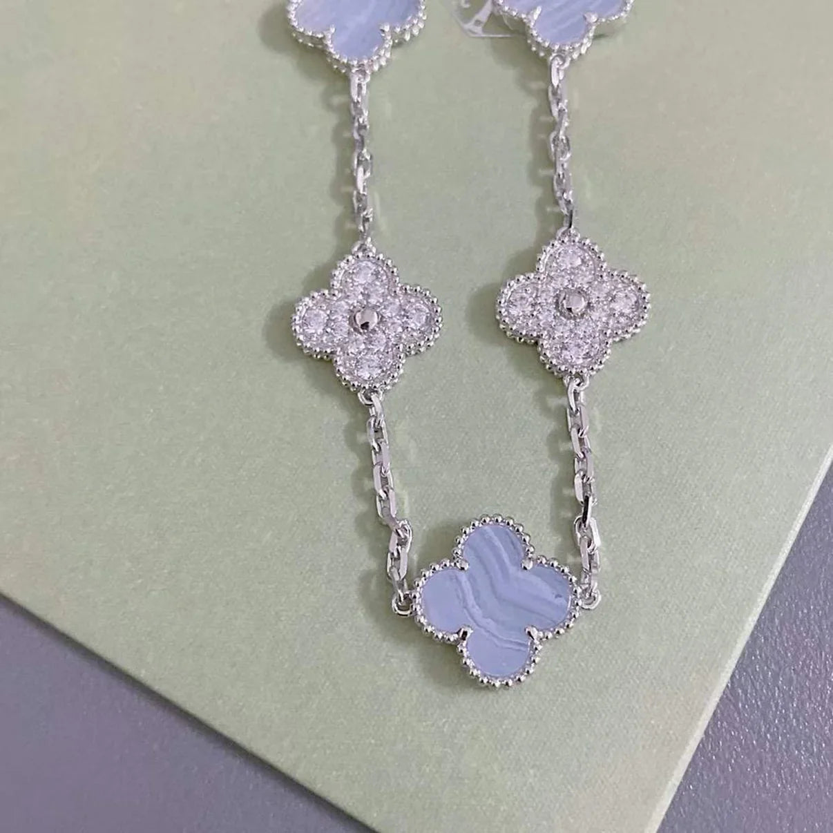 [Moco jewelrys] CLOVER 5 MOTIF PURPLE CHALCEDONY BRACELET COLLECTION