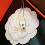 ??Loco?¡¥H WHITE SQUARE GOLD NECKLACE