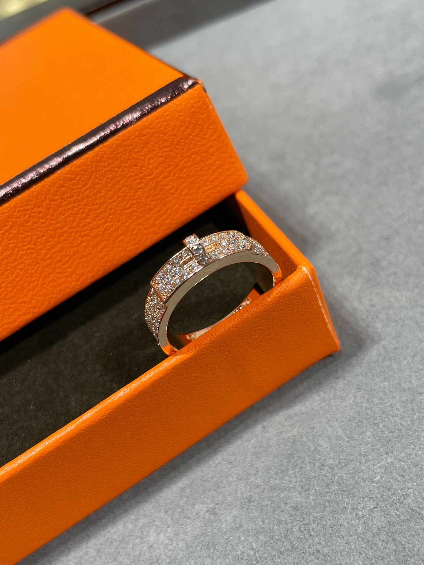 ??Loco?¡¥KELLY PINK GOLD DIAMOND RING