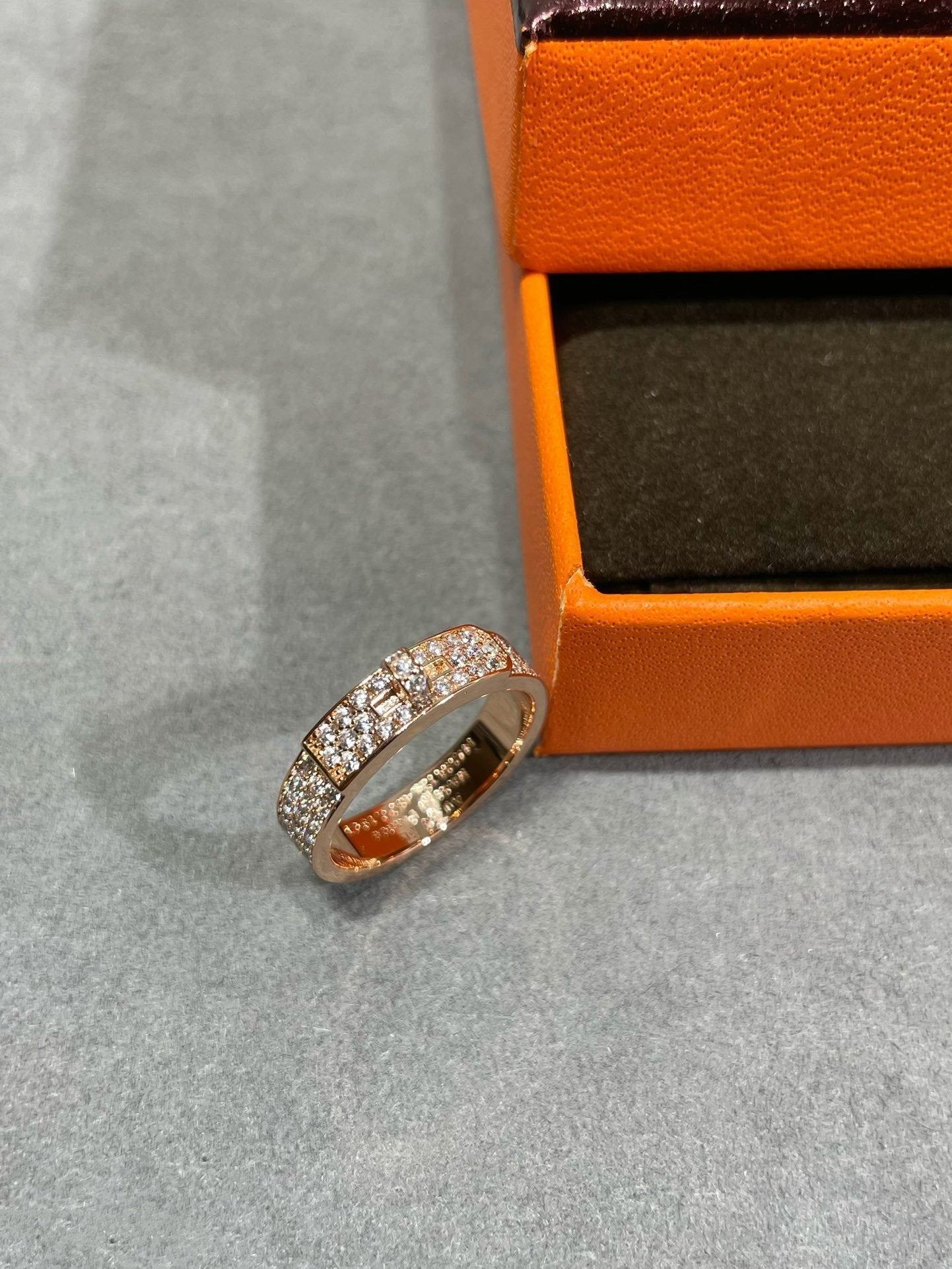 ??Loco?¡¥KELLY PINK GOLD DIAMOND RING