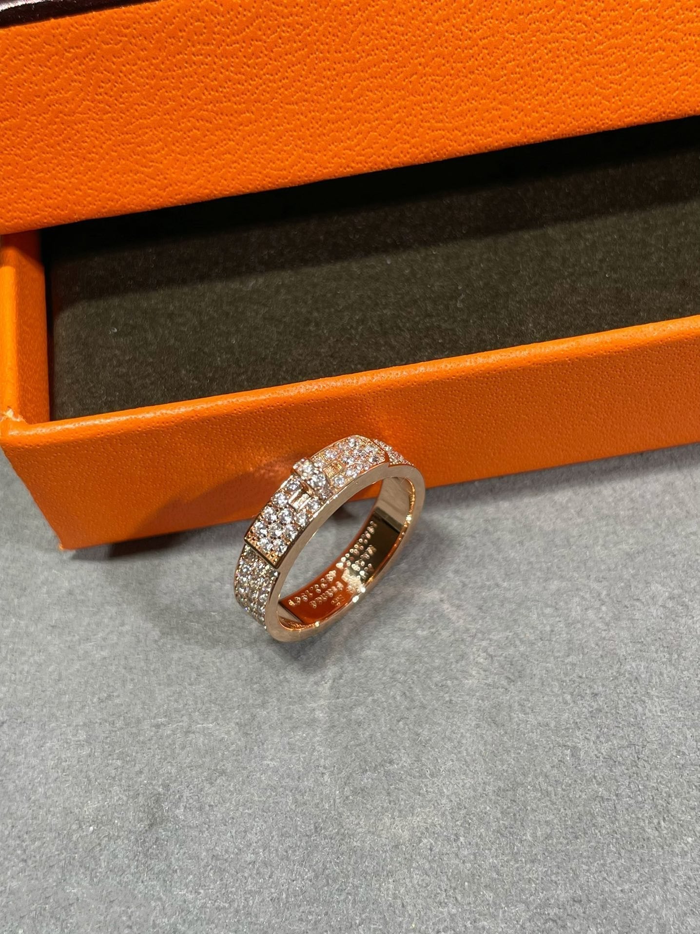 [moco jewelrys]KELLY RING AUS ROSA GOLD MIT DIAMANTEN