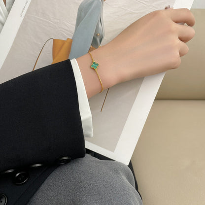 [moco jewelrys] Kleeblatt-Armband mit Malachitmotiv