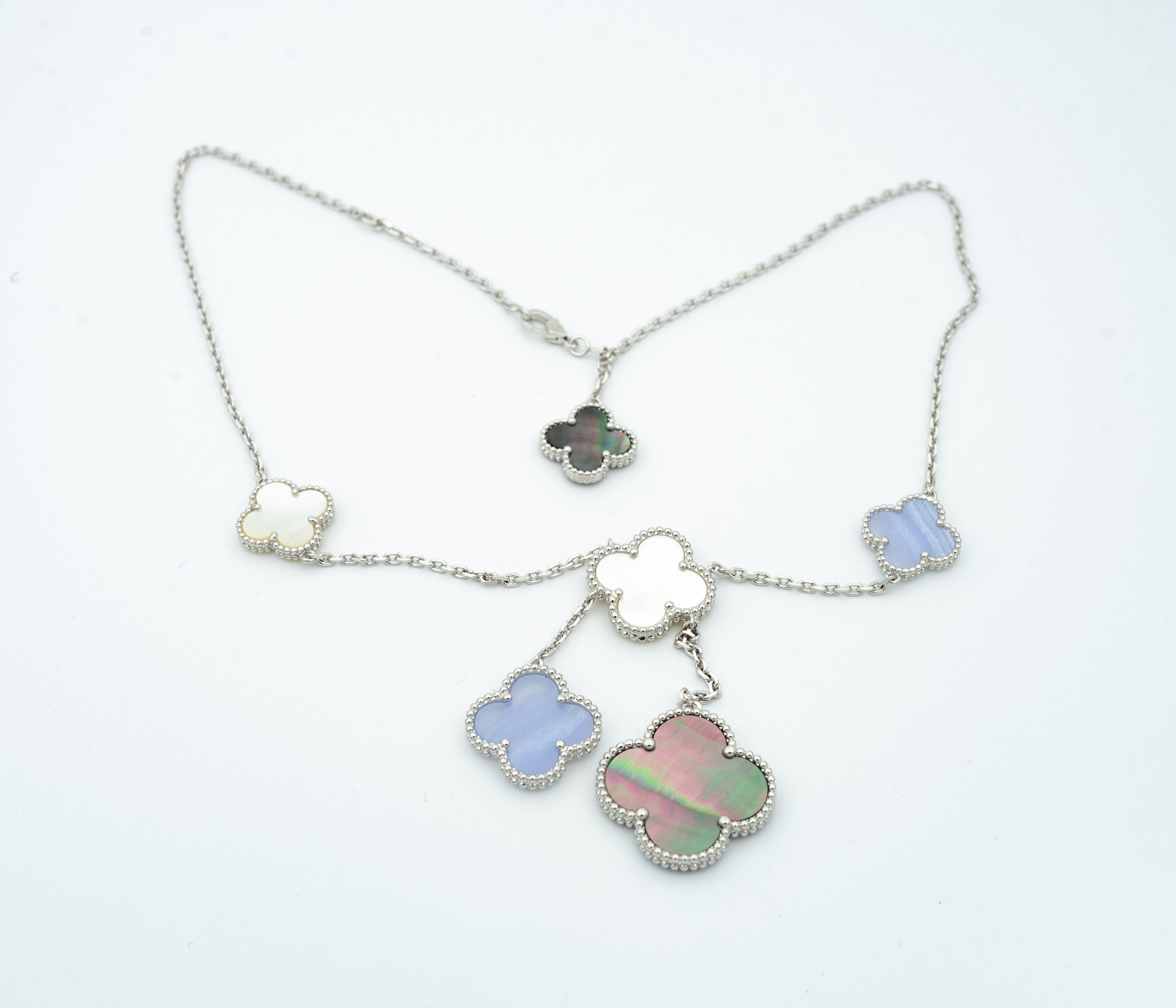 ??Loco?¡¥CLOVER MOP CHALCEDONY NECKLACE SILVER 6 MOTIF